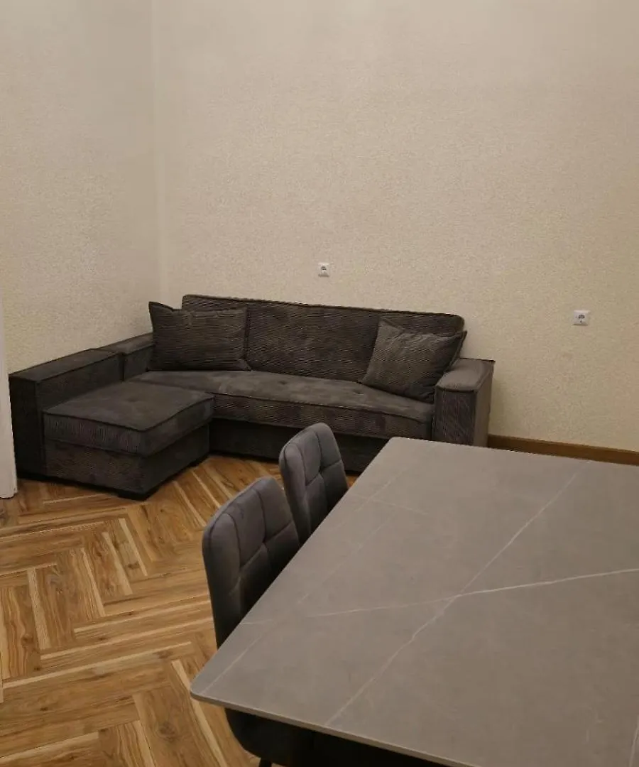 Lovely Apartment In Heart Of Tbilisi For 5 Persons