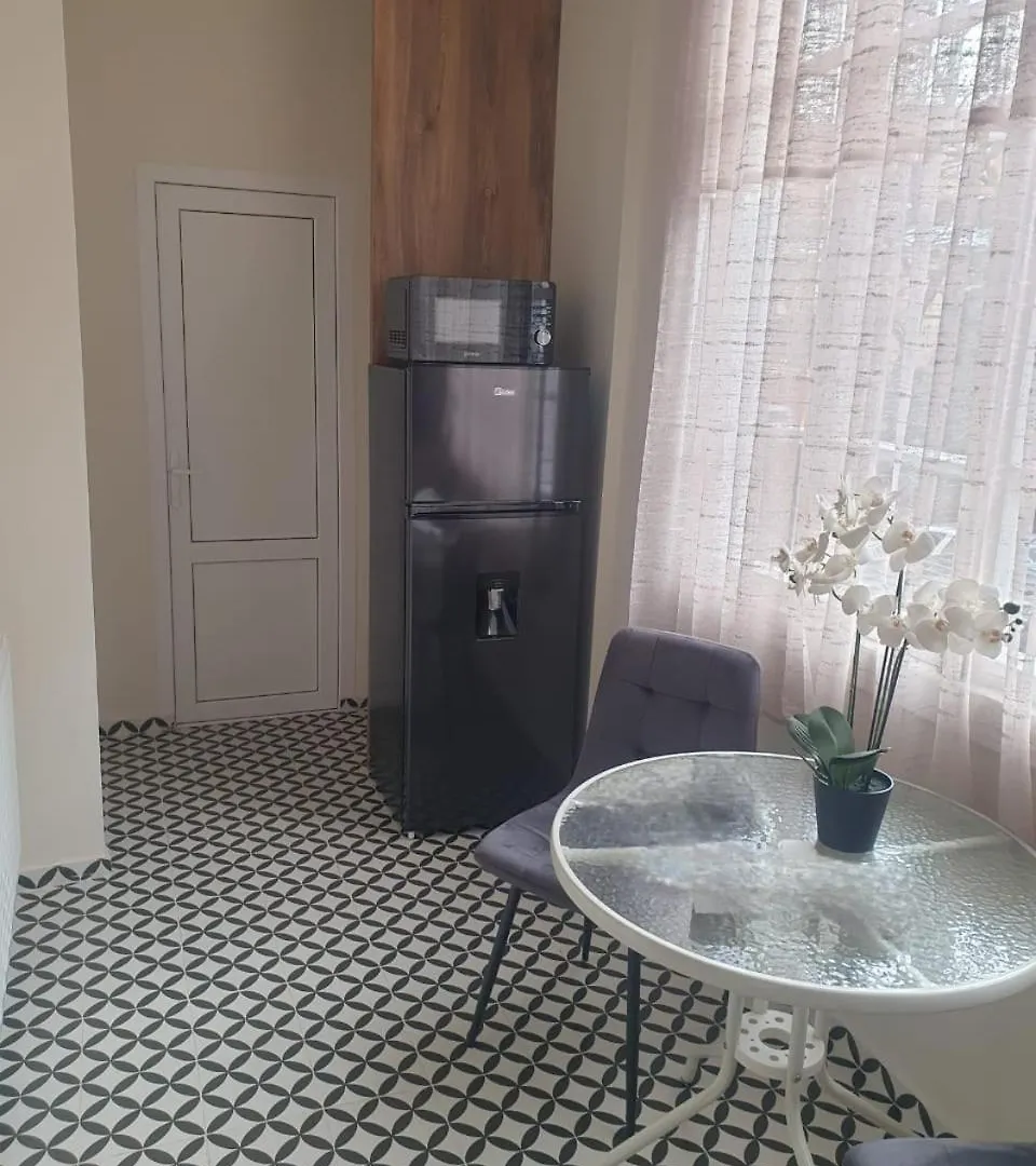 Lovely Apartment In Heart Of Tbilisi For 5 Persons